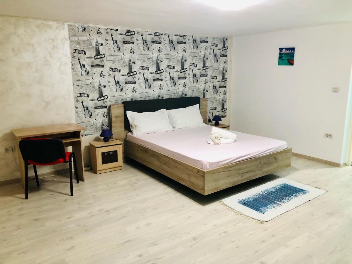 Central Park - Big Apartment - 3 Rooms - Free Parking T5 ティミショアラ エクステリア 写真